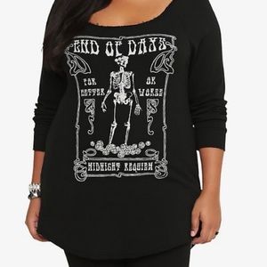 Torrid size 3 End of Days sweatshirt slit back